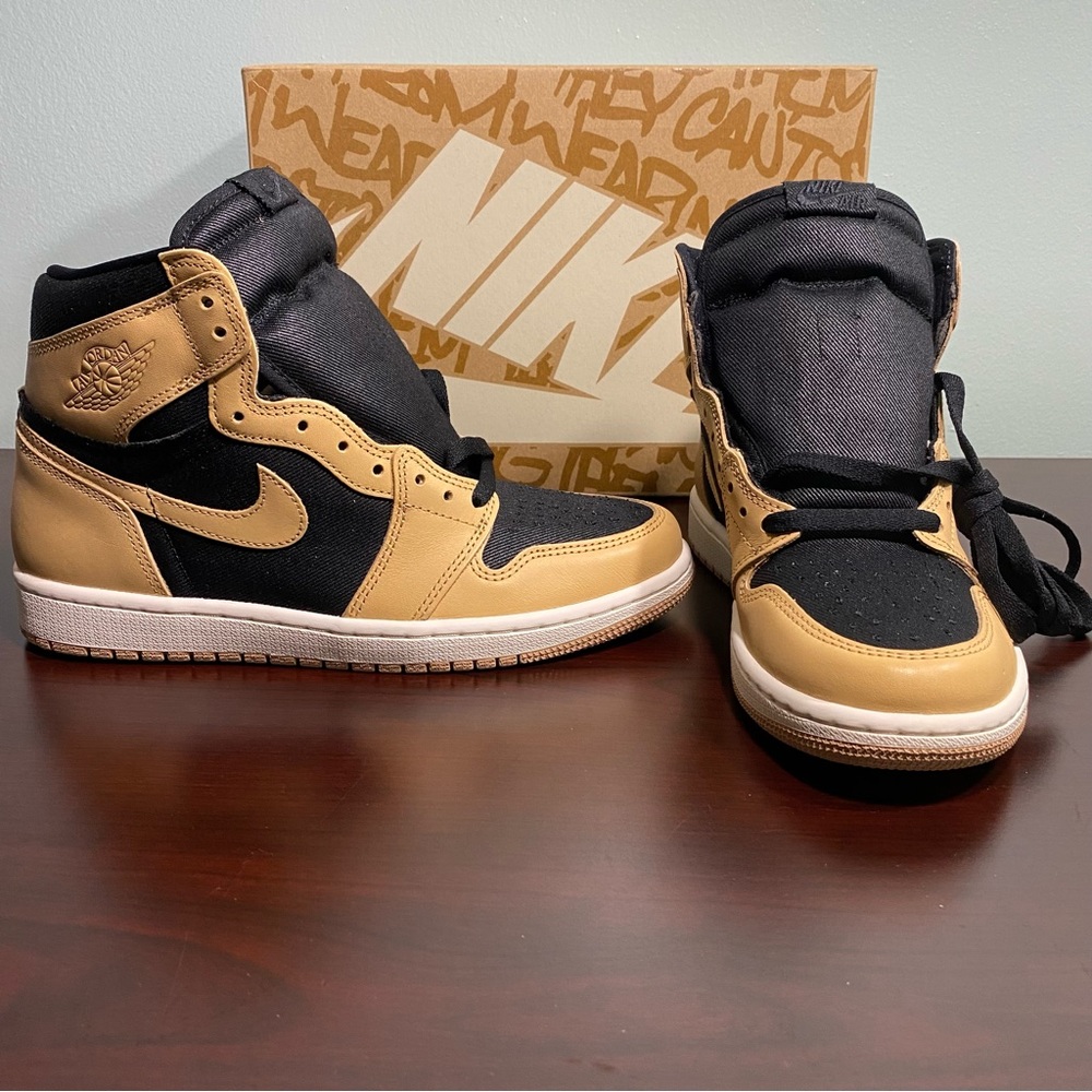 🚫SOLD🚫 Nike Air Jordan 1 Retro High OG ‘Heirloom’ - Picture 4 of 12